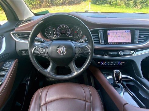 Used 2020 Buick Enclave Avenir w/ Avenir Technology Package FWD image 5