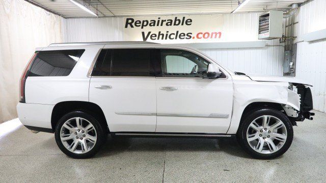 Used 2017 Cadillac Escalade Premium Luxury AWD/4WD image 4