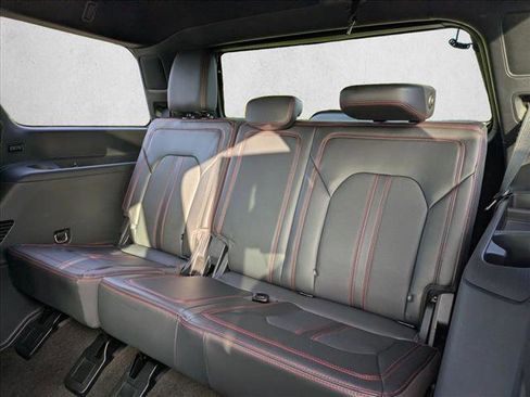 Used 2022 Ford Expedition Limited image 19