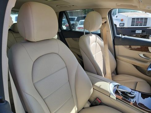 Used 2017 Mercedes-Benz GLC 300 image 12