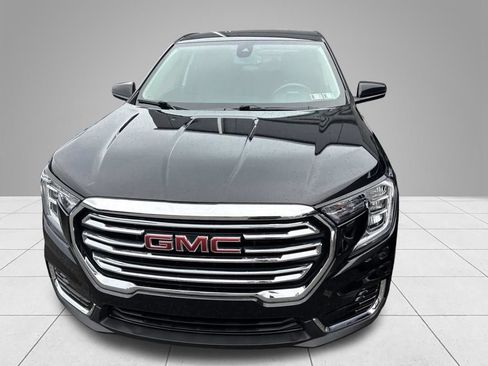 Used 2024 GMC Terrain SLE AWD/4WD image 2