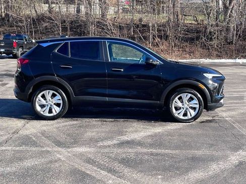 Used 2024 Buick Encore GX Preferred w/ Comfort Package image 2
