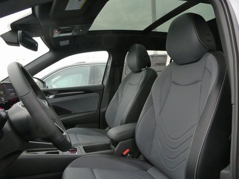 New 2026 Volkswagen Tiguan SE R-Line AWD/4WD image 28