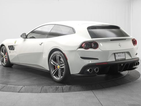 Used 2019 Ferrari GTC4Lusso AWD/4WD image 5