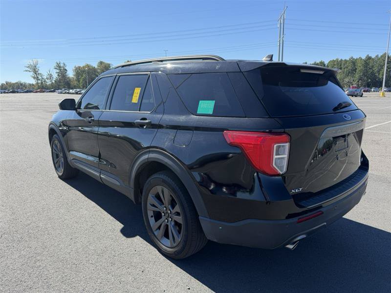 Used 2021 Ford Explorer XLT w/ Equipment Group 202A AWD/4WD image 8