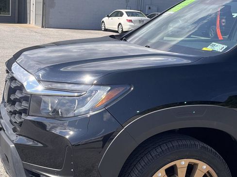 Used 2023 Honda Passport EX-L image 3