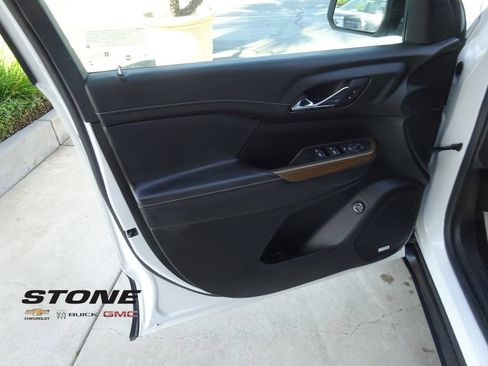 Certified 2023 GMC Acadia SLE w/ Driver Convenience Package FWD image 24