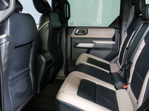 Used 2023 Ford Bronco Wildtrak image 18