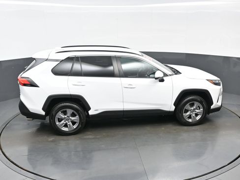 Used 2022 Toyota RAV4 XLE AWD/4WD image 41