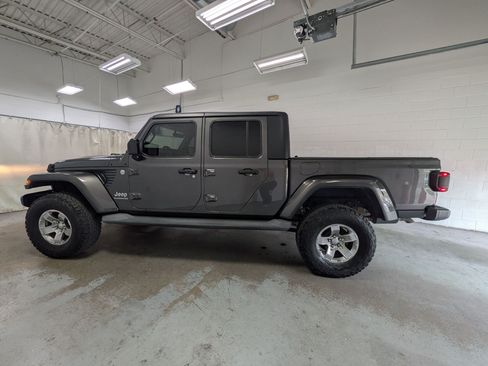 Used 2020 Jeep Gladiator Overland AWD/4WD image 10