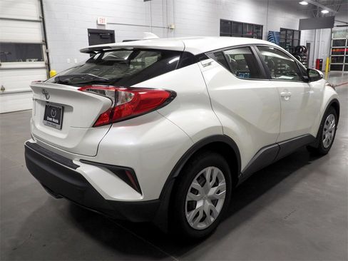 Used 2020 Toyota C-HR LE image 4
