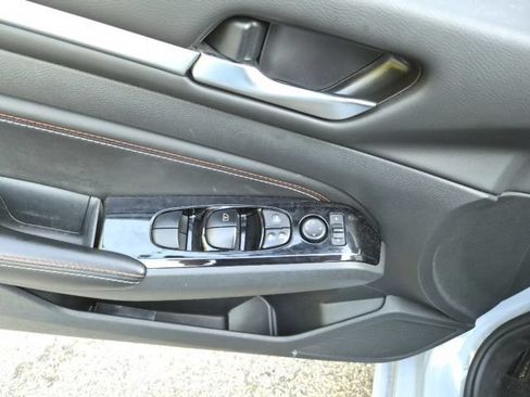 Used 2023 Nissan Altima 2.5 SR w/ SR Premium Package FWD image 21