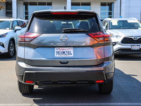 Used 2024 Nissan Rogue S FWD image 21