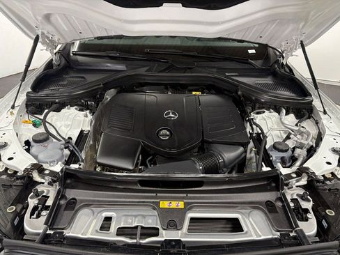 Used 2025 Mercedes-Benz GLC 350e 4MATIC w/ AMG Line image 32