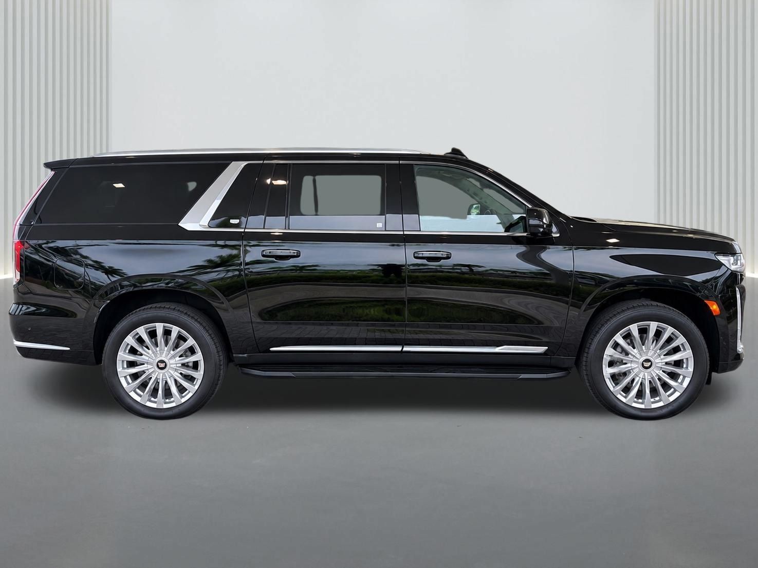 Used 2024 Cadillac Escalade ESV Premium Luxury AWD/4WD image 7
