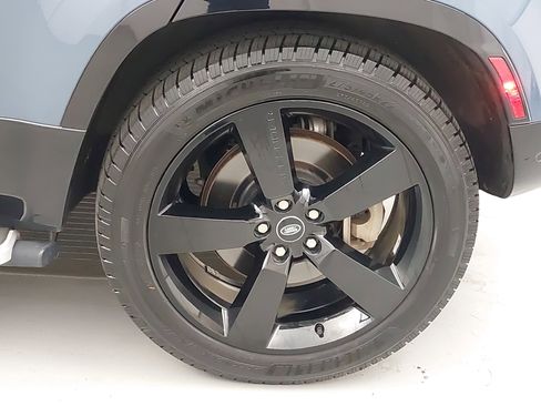 Used 2021 Land Rover Defender 110 X-Dynamic HSE image 34