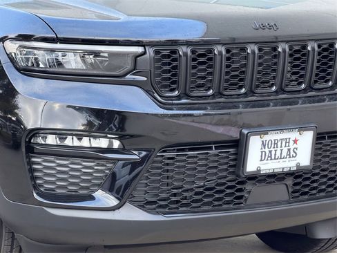 New 2025 Jeep Grand Cherokee Limited w/ Black Appearance Package image 7