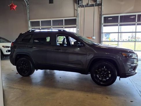 Used 2023 Jeep Cherokee Altitude Lux image 9