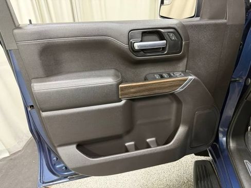 Used 2020 Chevrolet Silverado 1500 LT w/ Convenience Package AWD/4WD image 16