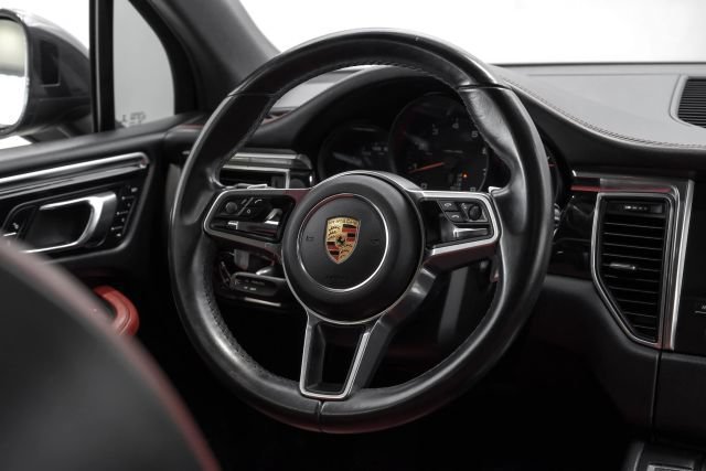 Used 2018 Porsche Macan Sport Edition AWD/4WD image 23