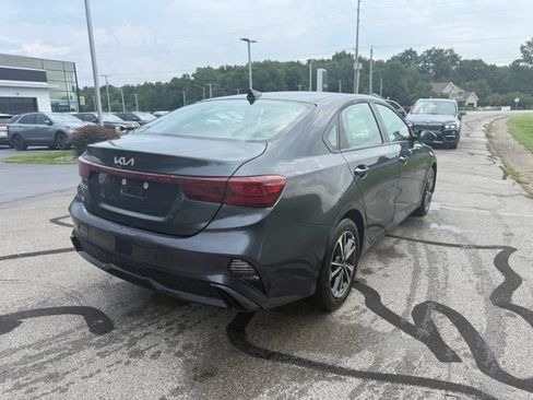 Certified 2024 Kia Forte LXS FWD image 3