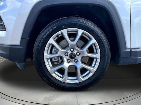 Used 2025 Jeep Compass Limited AWD/4WD image 35