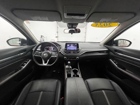 Used 2025 Nissan Altima 2.5 SR FWD image 4