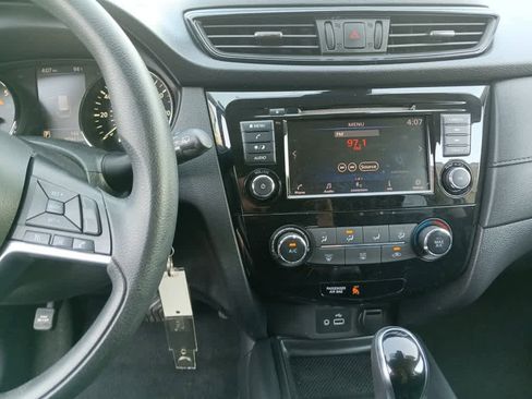Used 2020 Nissan Rogue S AWD/4WD image 13