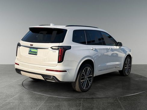Used 2022 Cadillac XT6 Sport w/ Platinum Package AWD/4WD image 9