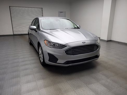 Used 2020 Ford Fusion SE FWD image 14
