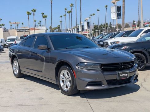 Used 2022 Dodge Charger SXT RWD image 3