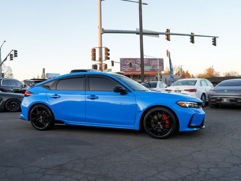 Used 2024 Honda Civic Type R image 11