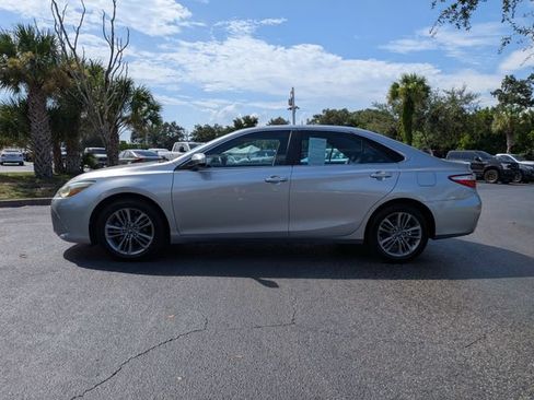 Used 2017 Toyota Camry SE FWD image 7
