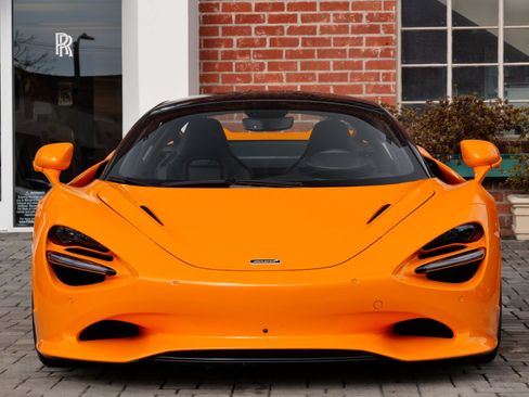 Used 2025 McLaren 750S RWD image 2