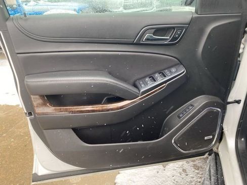 Used 2017 Chevrolet Suburban LT image 10