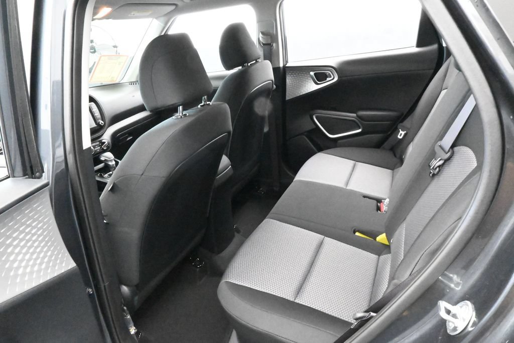 Used 2024 Kia Soul LX w/ Option Group 015 FWD image 31