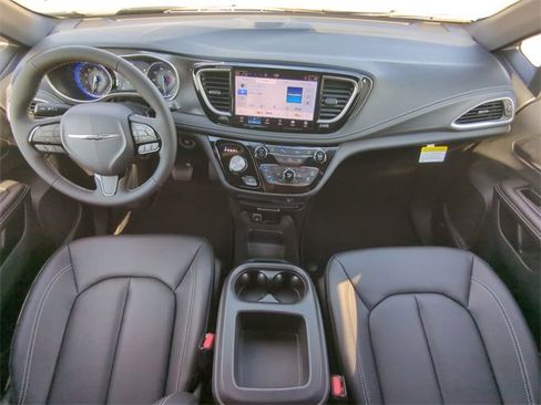 New 2026 Chrysler Pacifica Select w/ S Appearance Package image 19