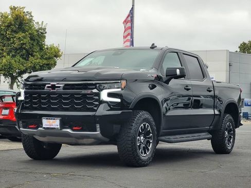Used 2025 Chevrolet Silverado 1500 ZR2 w/ Technology Package AWD/4WD image 10