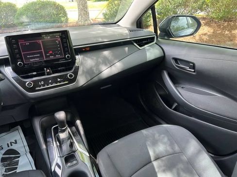Used 2022 Toyota Corolla LE FWD image 26