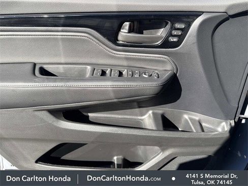 Used 2025 Honda Odyssey Touring image 8
