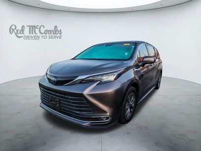 Used 2022 Toyota Sienna XLE