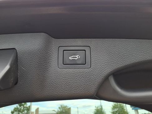 Used 2018 Hyundai Santa Fe Sport w/ 2.4L Tech Package 04 AWD/4WD image 27