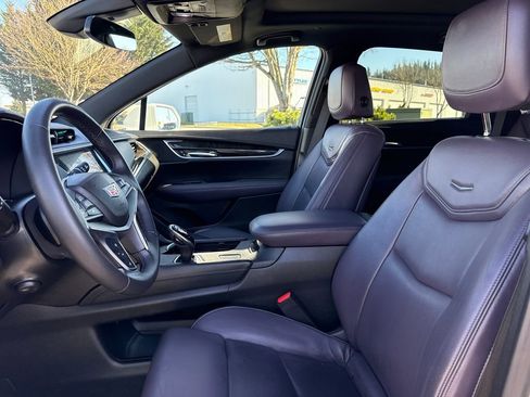 Used 2017 Cadillac XT5 Luxury w/ Driver Awareness Package image 16