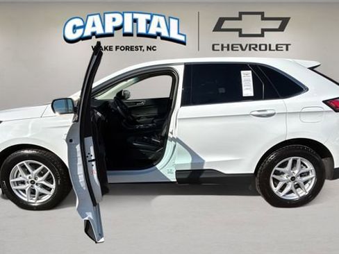 Used 2024 Ford Edge SEL image 13