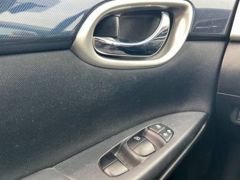 Used 2017 Nissan Sentra SR w/ SR Midnight Edition FWD image 19