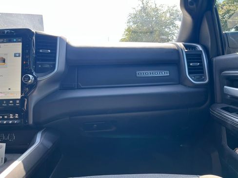 Used 2022 RAM 2500 Big Horn w/ Night Edition AWD/4WD image 7