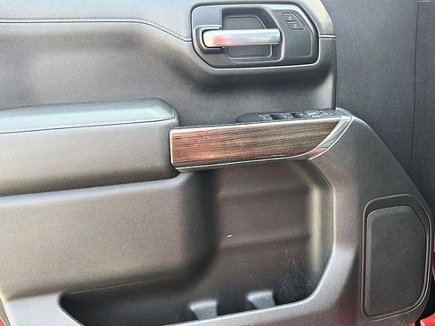 Used 2021 Chevrolet Silverado 1500 LT AWD/4WD image 16