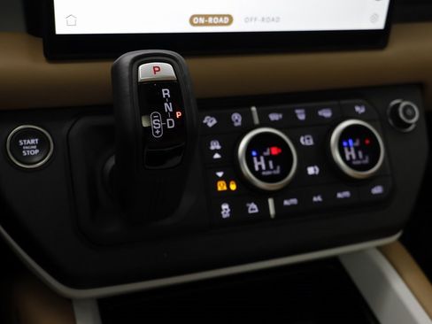 Used 2025 Land Rover Defender 130 S image 13