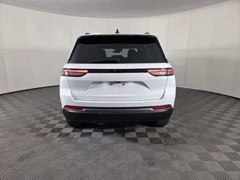 New 2026 Jeep Grand Cherokee Altitude RWD image 7
