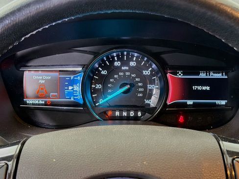 Used 2017 Ford Explorer XLT w/ Equipment Group 201A image 15